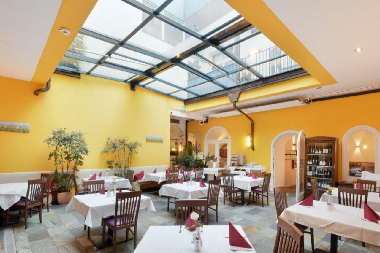 Boutique Hotel Dom - Rooms & Suites Graz Exterior photo