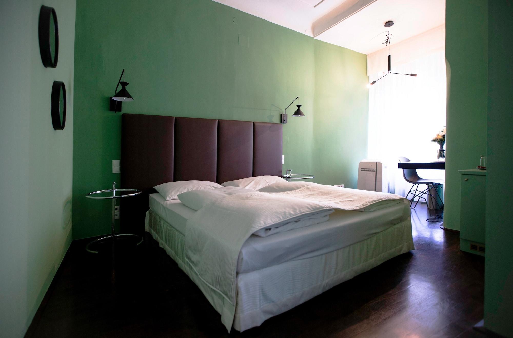 Boutique Hotel Dom - Rooms & Suites Graz Exterior photo