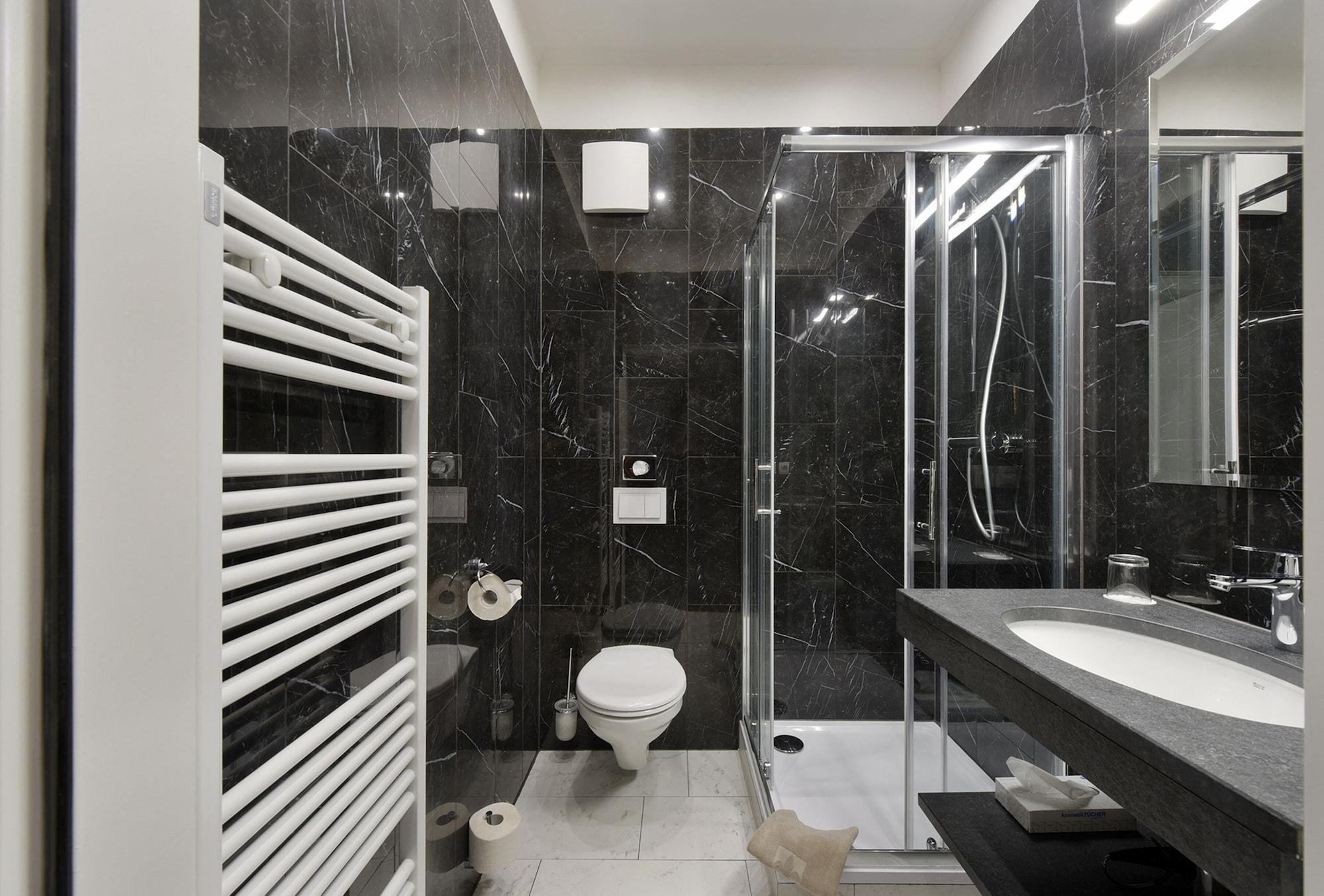 Boutique Hotel Dom - Rooms & Suites Graz Exterior photo