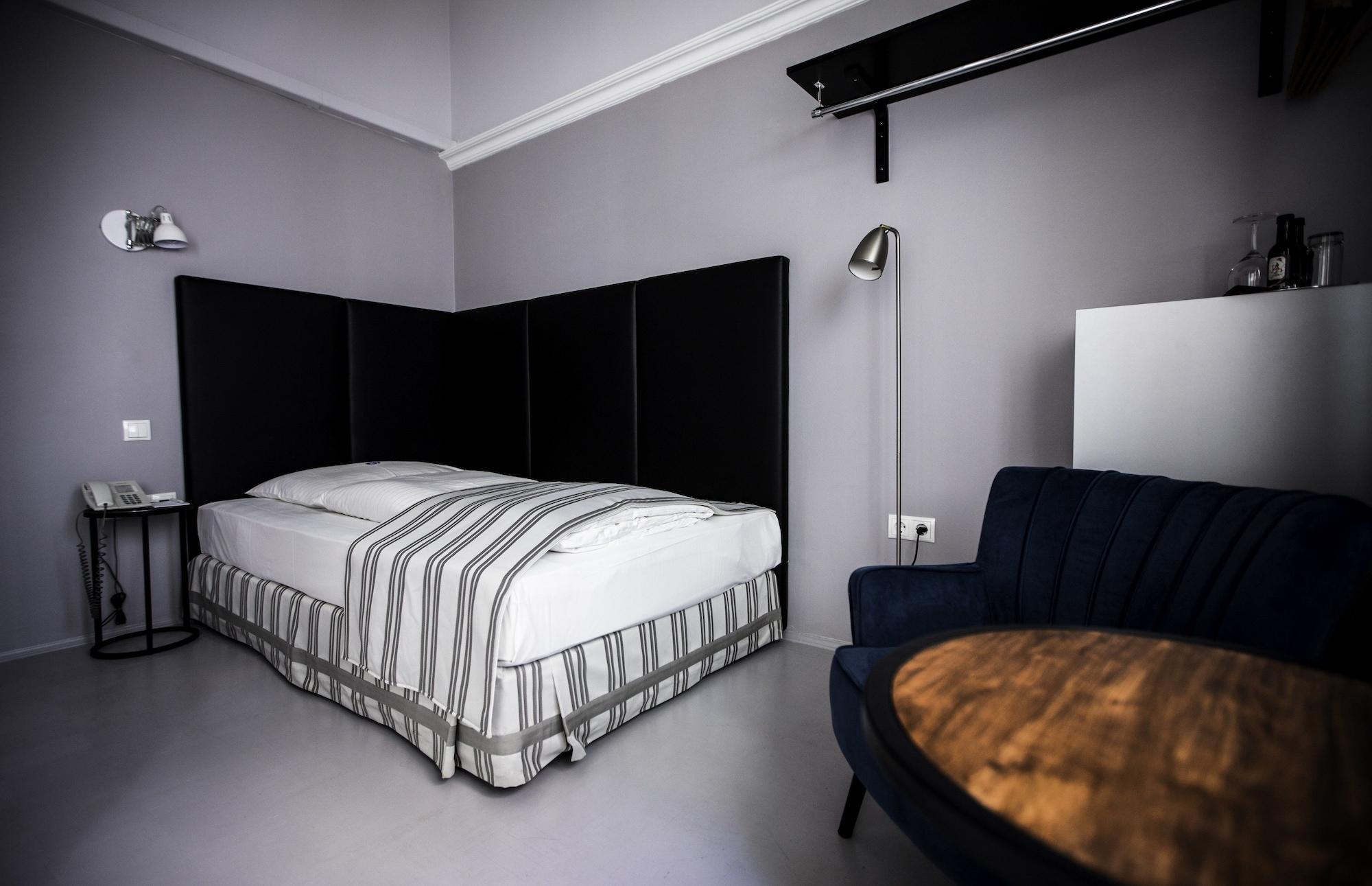 Boutique Hotel Dom - Rooms & Suites Graz Exterior photo